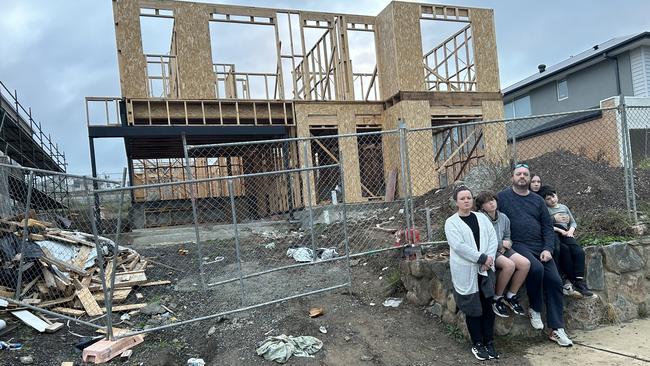 Builders Collapsing: 5 Key Reasons Why so May Builders Are Shutting Down
